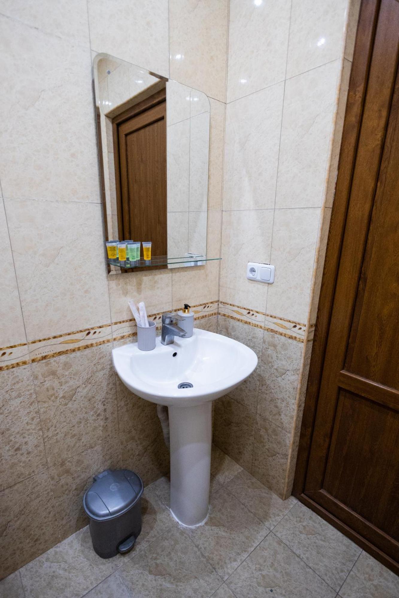 Yan Hotel Erivan Dış mekan fotoğraf