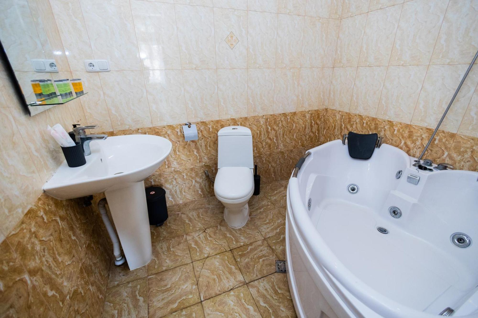 Yan Hotel Erivan Dış mekan fotoğraf