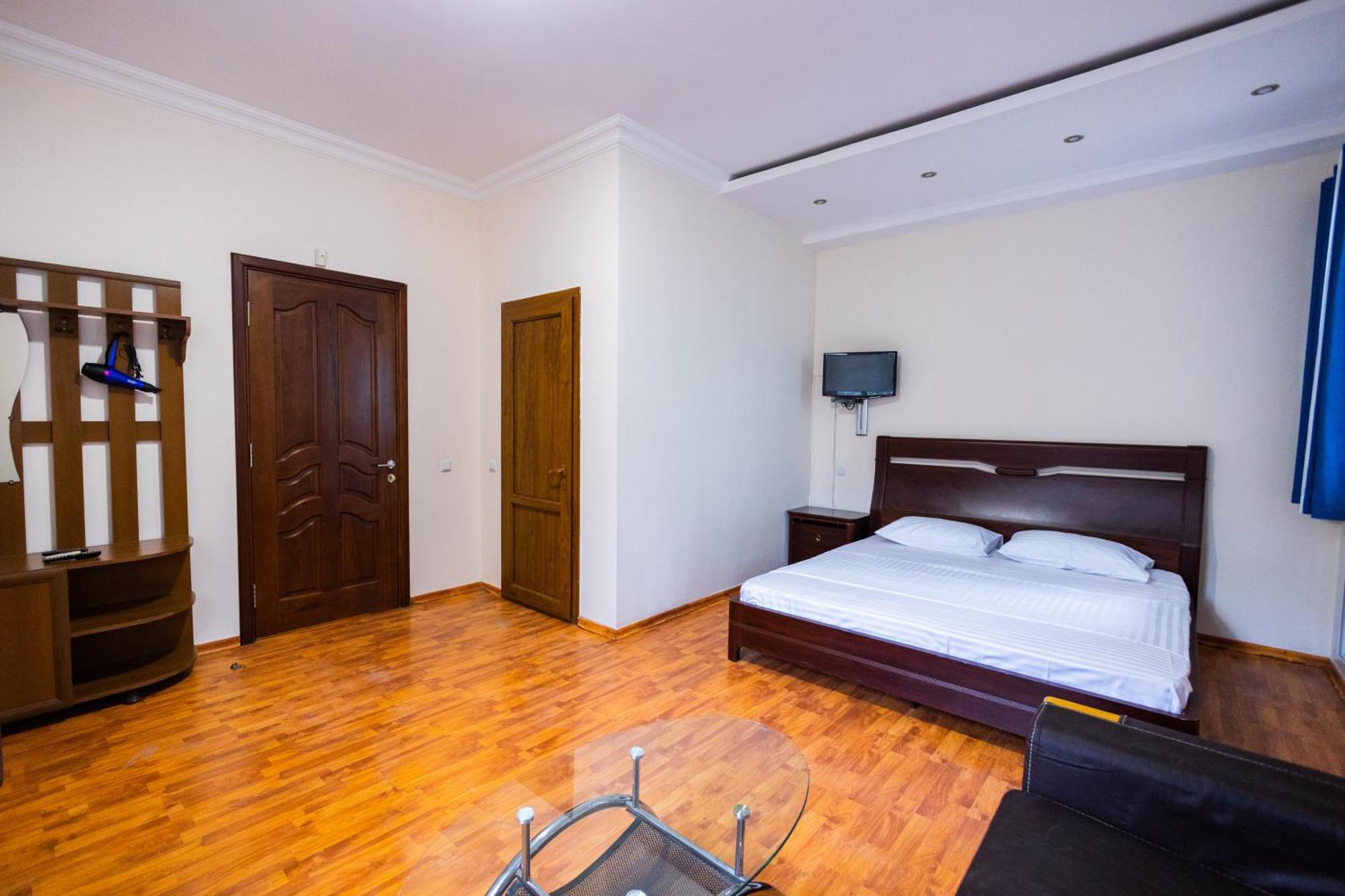 Yan Hotel Erivan Dış mekan fotoğraf